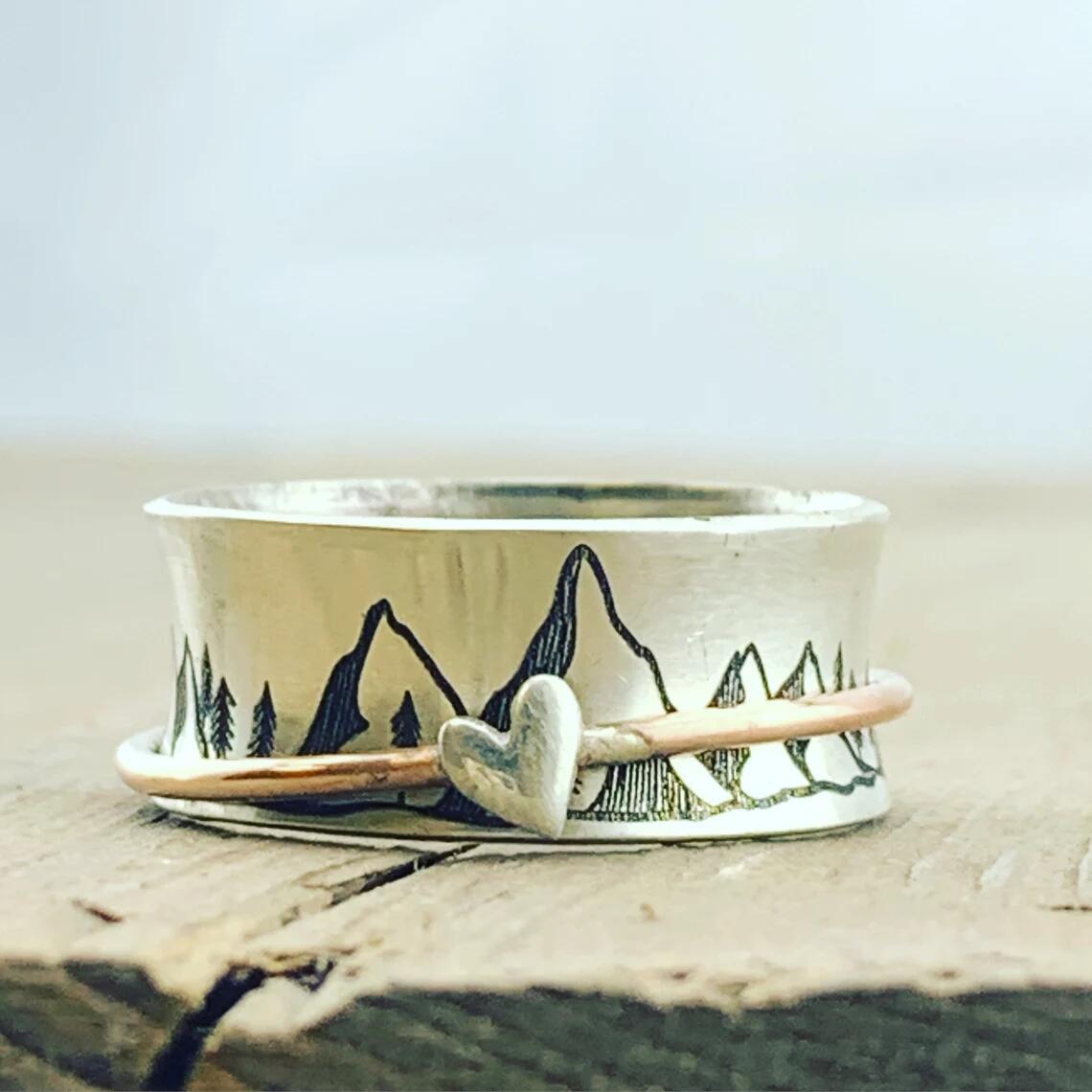 Vintage Mountain Peak Fidget Ring