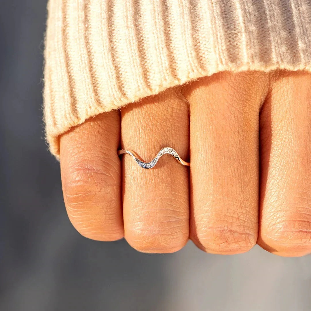 Self Reminder Wave Ring